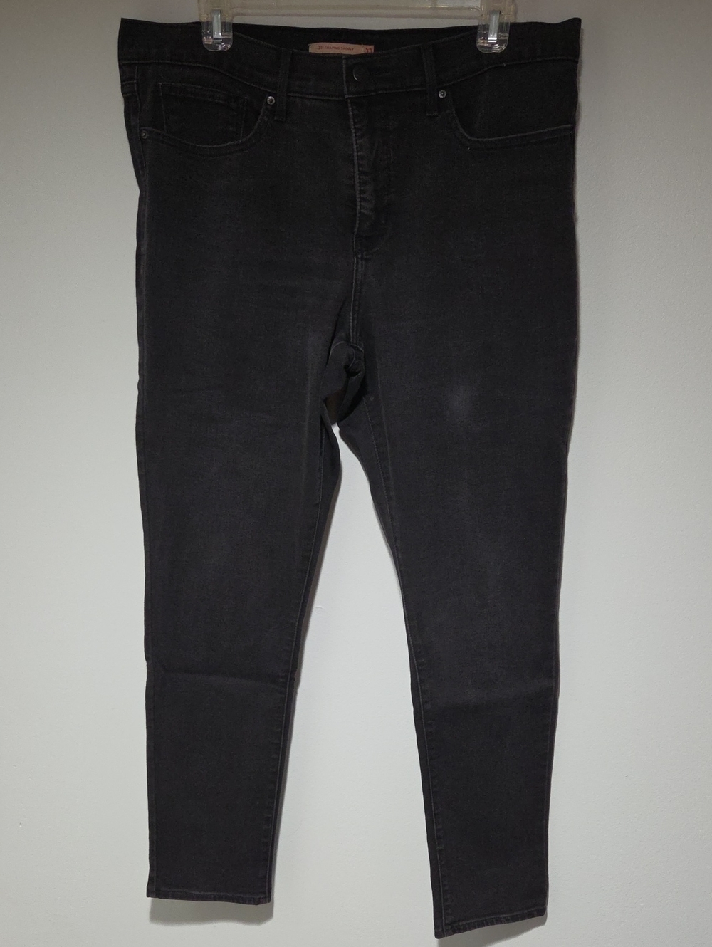 Ladies Levi's 311 Black Shaping Skinny Women's Jeans - Stretch Denim Size33